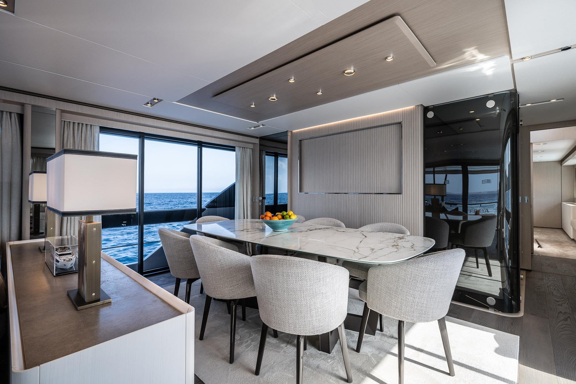 2025 FERRETTI YACHTS 1000 